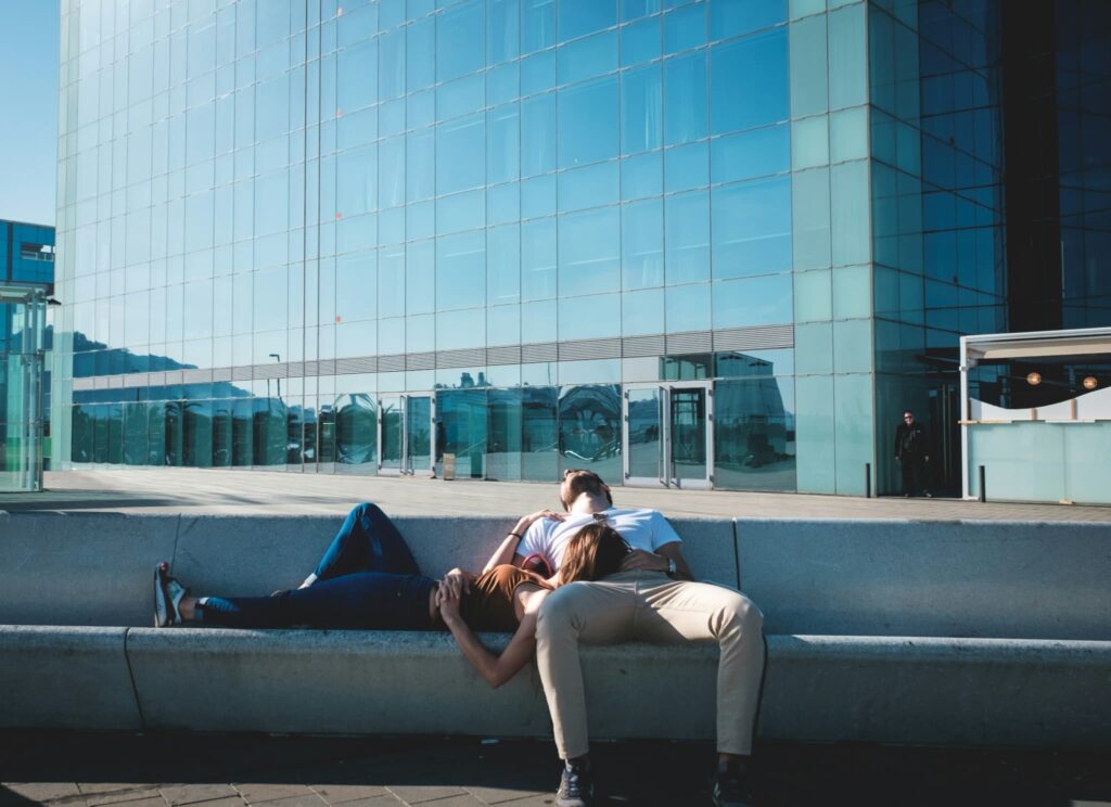 【陽キャの彼氏と付き合うのが辛い…】やっぱり陰キャな自分では釣り合わないの?