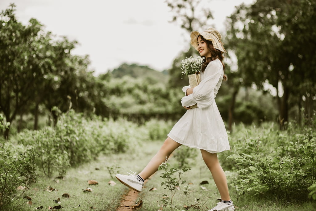 陰キャ女子の特徴と魅力とは？意外とモテる見た目や行動を解説していきます